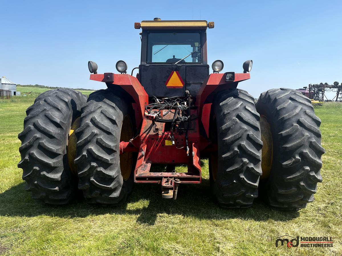 1981 Versatile 895 4WD Tractor